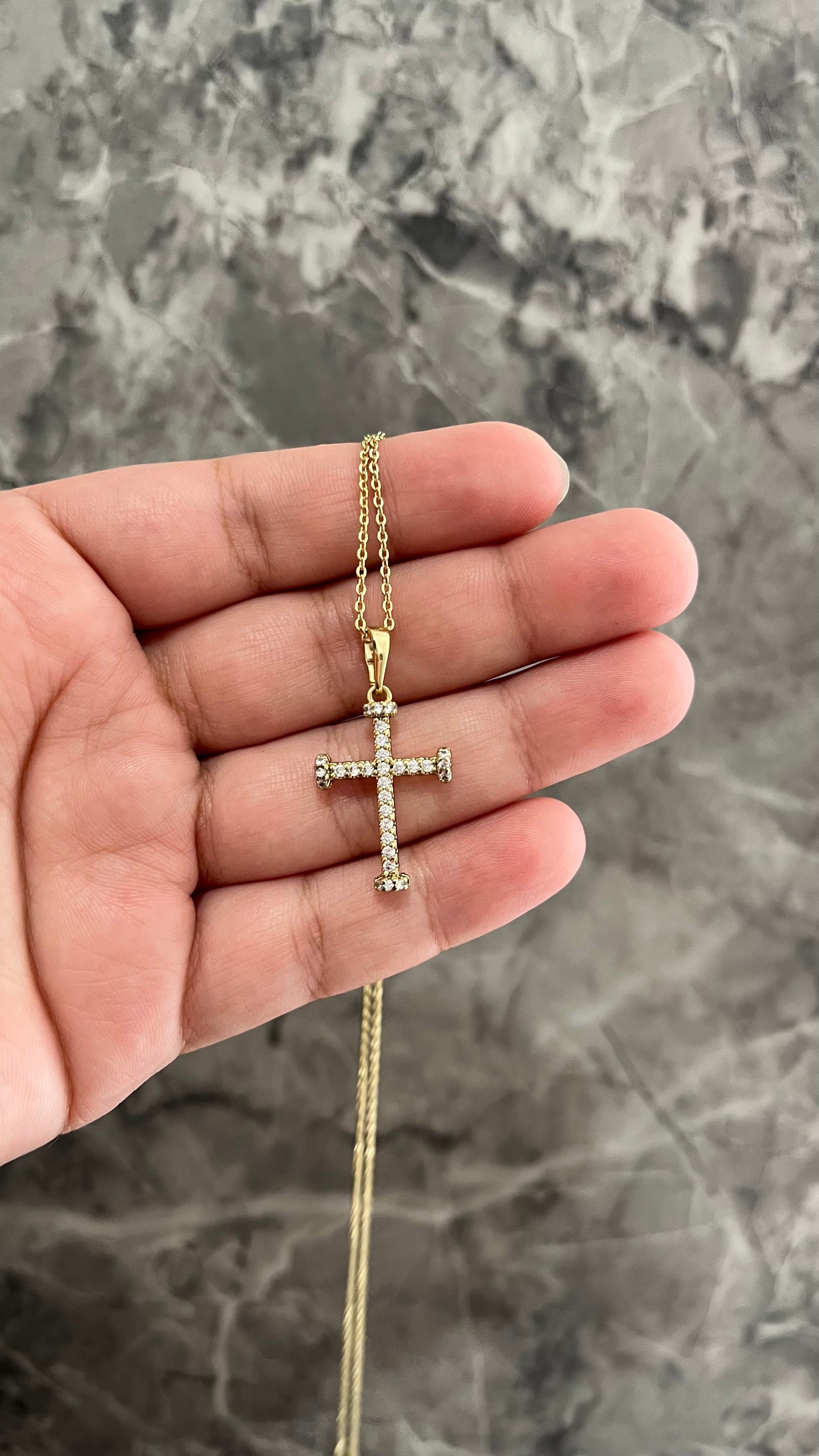 Cadena con Cruz