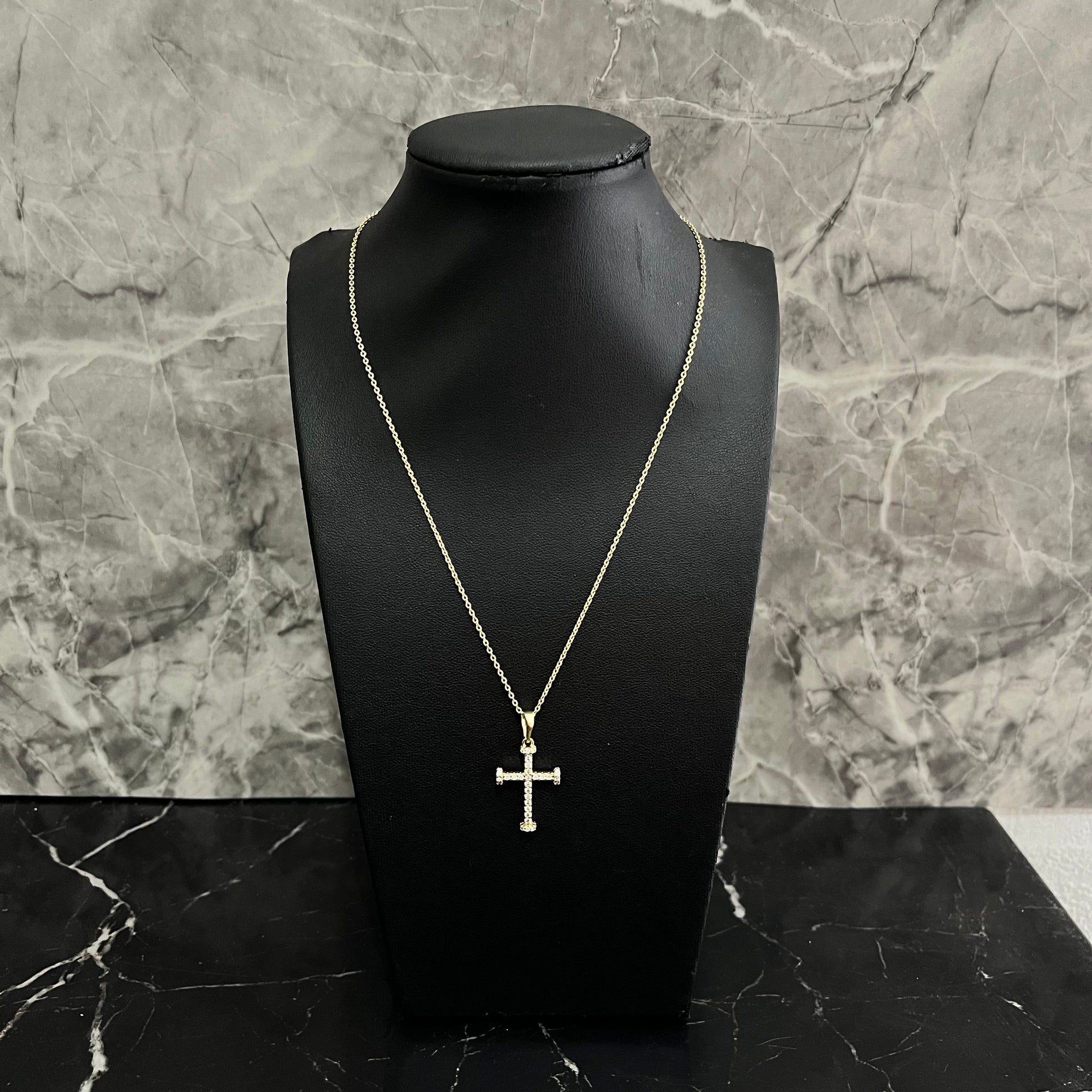 Cadena con Cruz